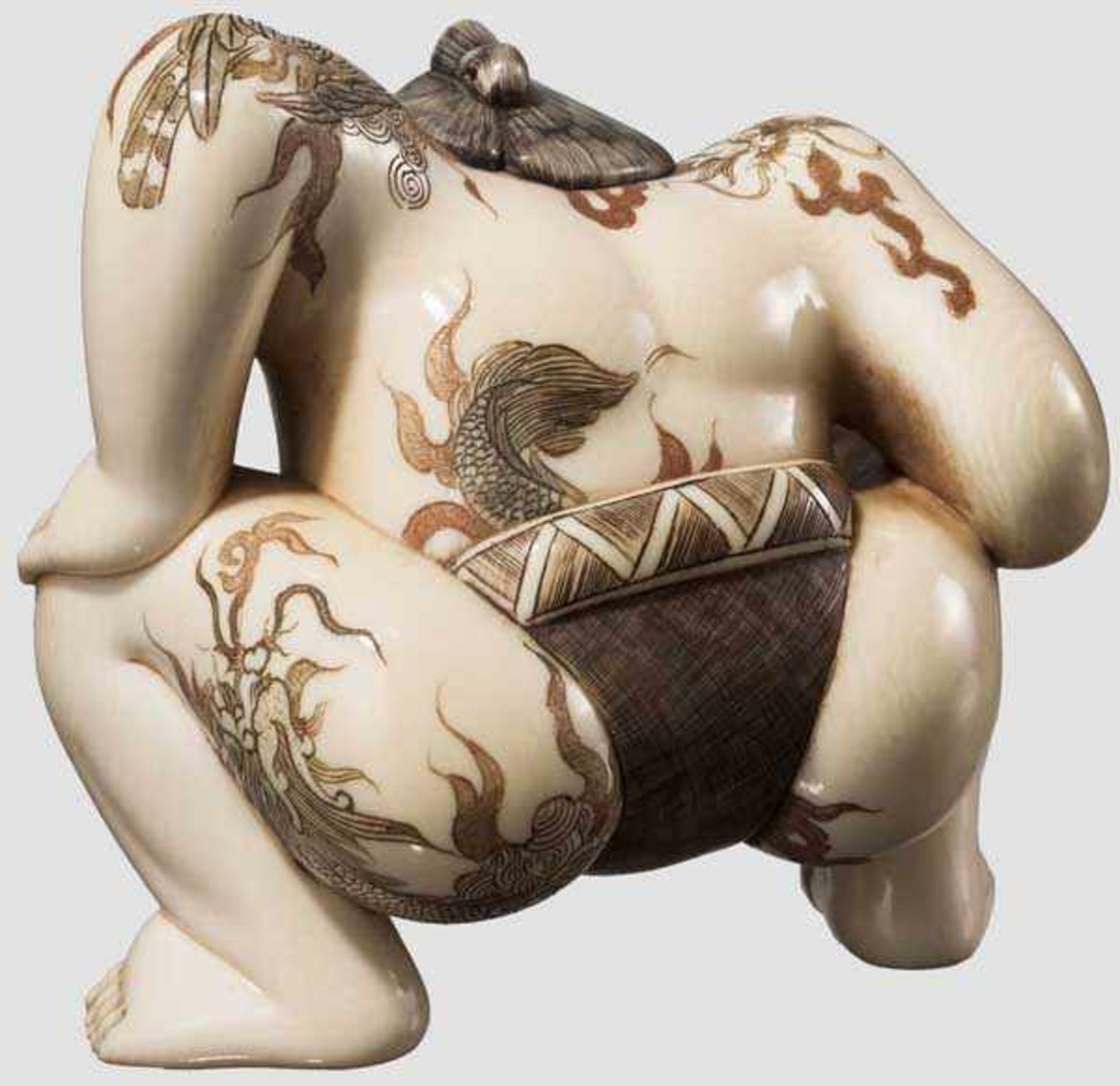 Okimono eines Sumoringers, Japan, Taisho-/Showa-Periode Ausdrucksstarke, aus Elfenbein geschnitzte - Bild 3 aus 4