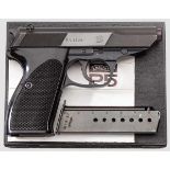 Walther P 5, in Box, Versuch / Erprobung, Polizei Nds. Kal. 9 mm Luger, Nr. V 1126. Blanker Lauf.