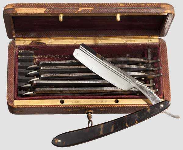 Rasiermesser-Set für eine Woche, Paris um 1900 Insgesamt sechs Rasiermesser (eines fehlt), die