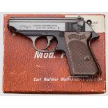 Walther PPK-L, mit Suffix {R{, im Karton Kal. 7,65 mm, Nr. 127022 R. Nummerngleich. Blanker Lauf.