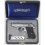 Walther PPK-L, Ulm, graviert, verchromt, in Schatulle Kal. 7,65 mm, Nr. 505327. Blanker Lauf.