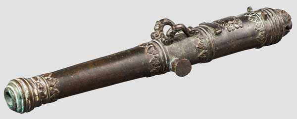 Bronzenes Rohr einer Modellkanone, süddeutsch, wohl Nürnberg um 1600 Rundes, leicht konisches Rohr