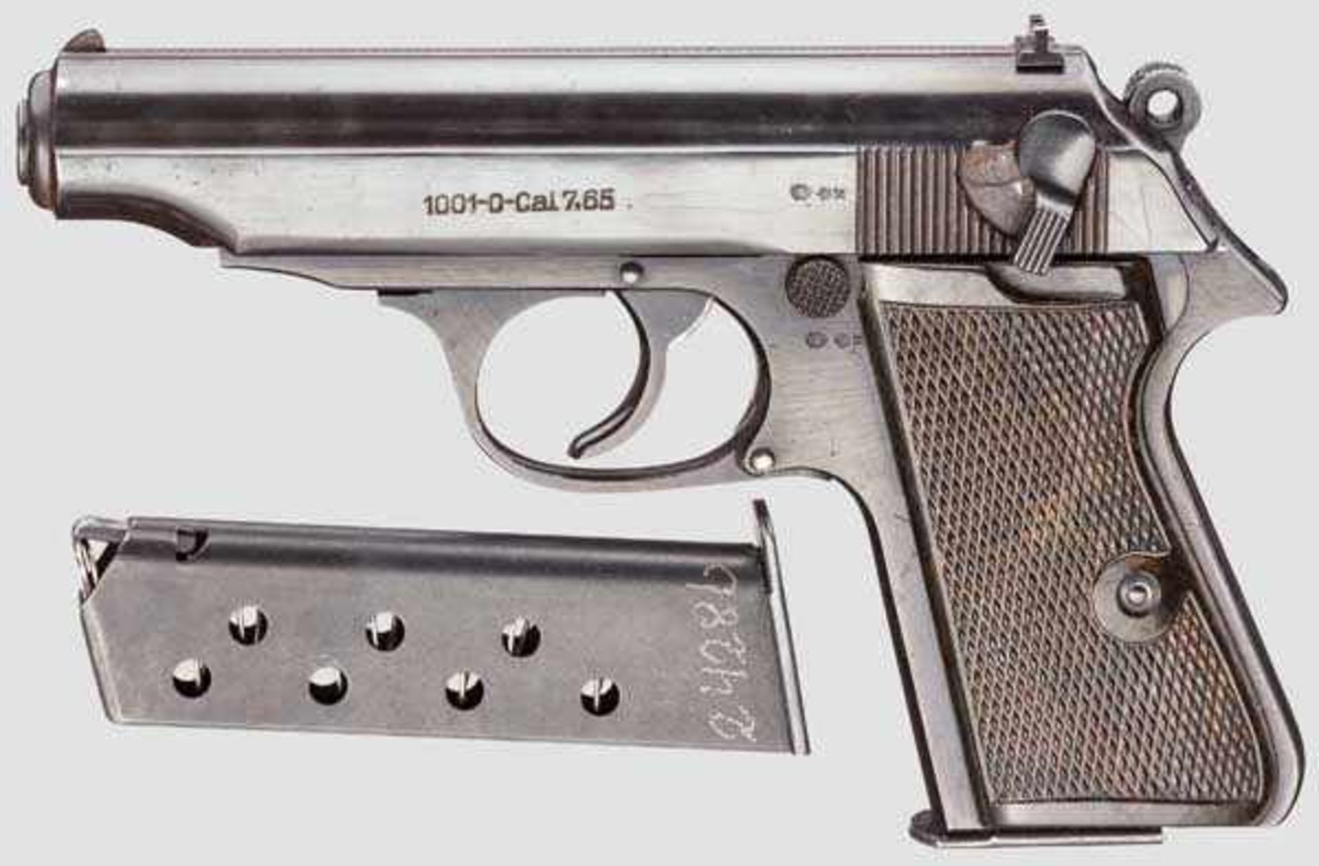 Walther PP, {P 1001{, DDR, Behörde Kal. 7,65 mm, Nr. 24286. Nummerngleich. Blanker Lauf.