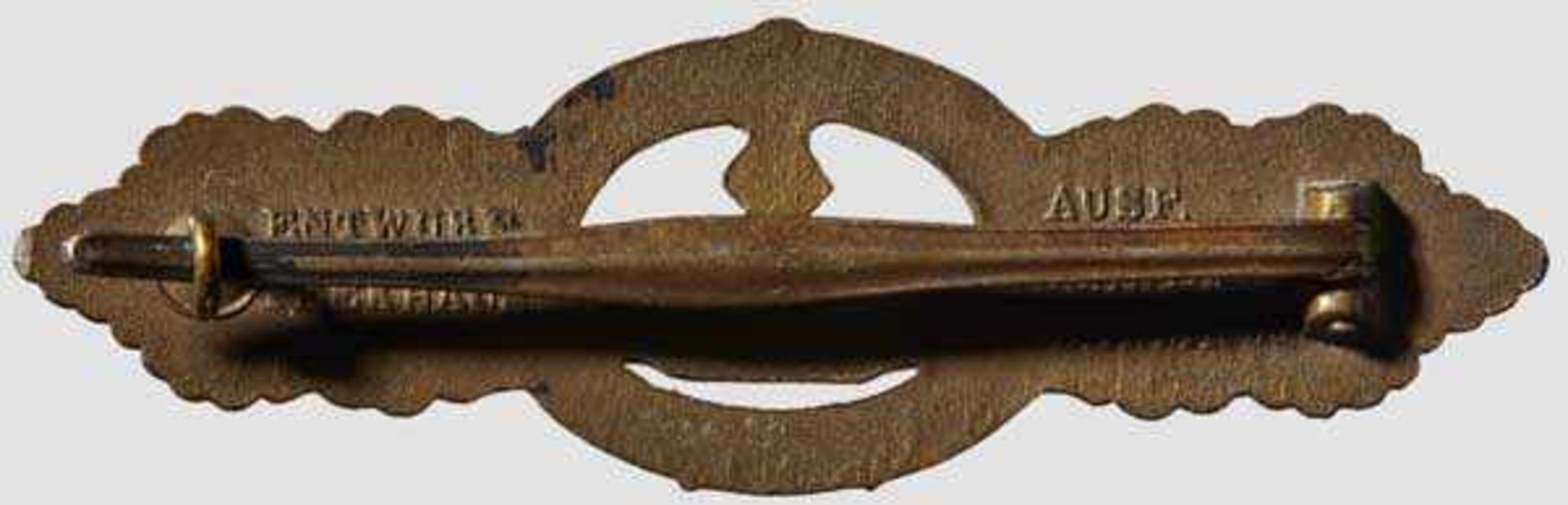 A U-Boot Front Clasp in Bronze Bronzed zinc, slightly convex with magnetic, fluted pin and crimped - Bild 2 aus 3