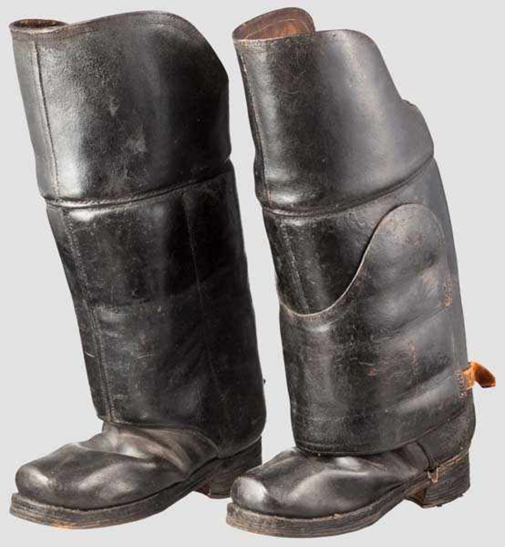 Ein Paar Kürassier-Stiefel, deutsch um 1700 Schwere Schaftstiefel aus schwarzem Leder mit hohen