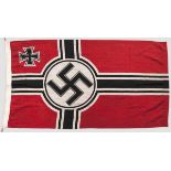 Reichsdienst- und Reichskriegsflagge Jeweils aus farbig bedrucktem Fahnentuch, die eine mit