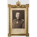 Kaiser Wilhelm II. - Geschenkrahmen mit signiertem Portraitfoto Großformatiges Brustbild des Kaisers