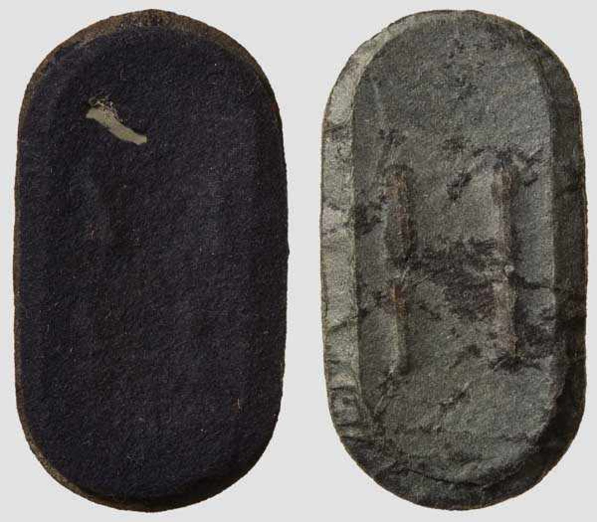 Two Narvik Campaign Shields Naval in lightly worn, gilded zink on dark blue cloth backing with - Bild 2 aus 2