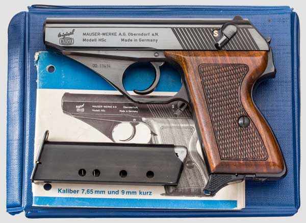 Mauser Mod. HSc, in Box Kal. 9 mm kurz, Nr. 00.11414. Blanker Lauf. Siebenschüssig. Beschuss 1970.