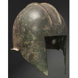 Später illyrischer Helm mit Punzborte, nordgriechisch, 5. - frühes 4. Jhdt. v. Chr. Aus einem