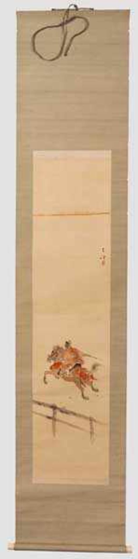 Kakemono, Japan, Taisho-/Showa-Periode Polychrome Darstellung eines berittenen Samurais, der mit