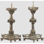 Ein Paar bedeutende silberne Dornleuchter im gotischen Stil, deutsch um 1860 Silber,
