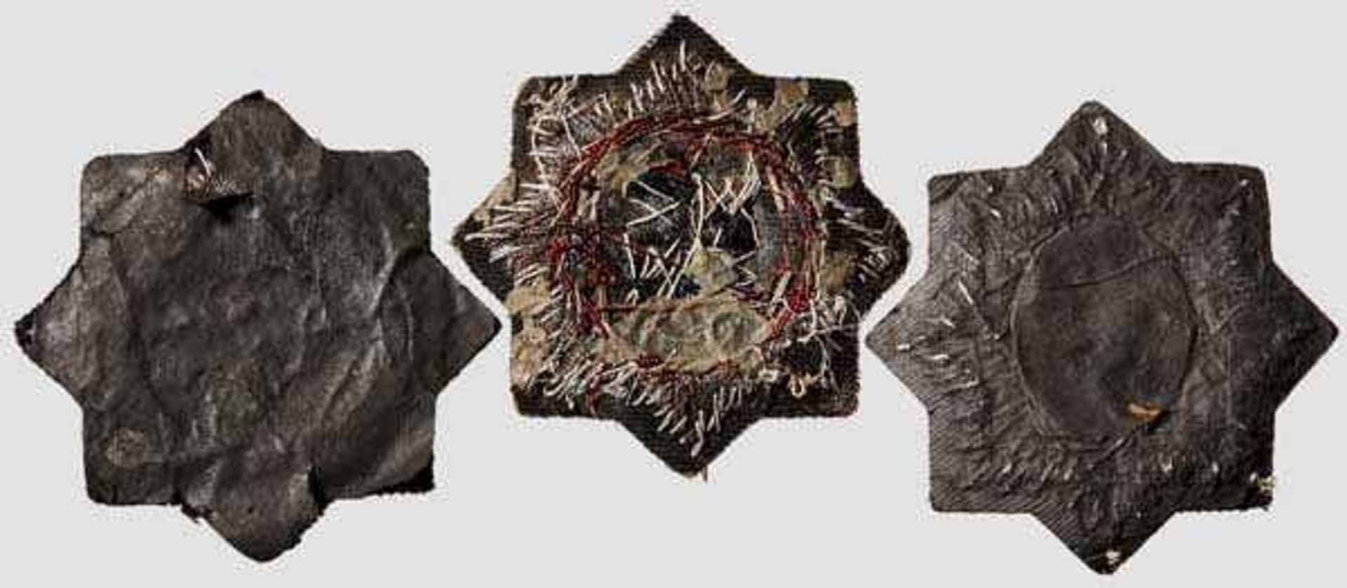 A Collection of three German Crosses – Cloth Issue Each with stamped and gilded wreath on branch - Bild 2 aus 2