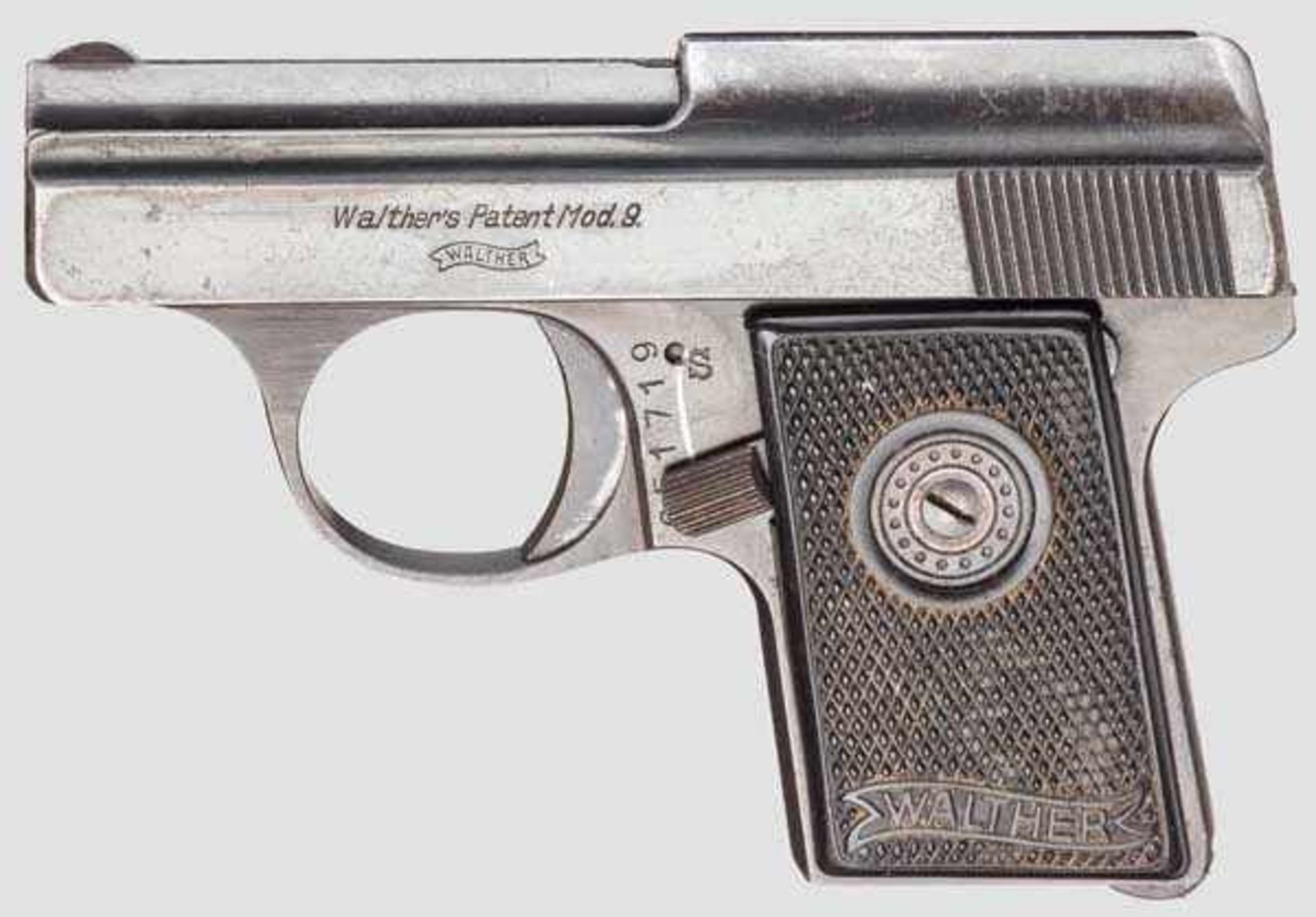 Walther Mod. 9, 4. Ausführung, mit Täschchen Kal. 6,35 mm, Nr. 651719. Lauf matt. Sechsschüssig.