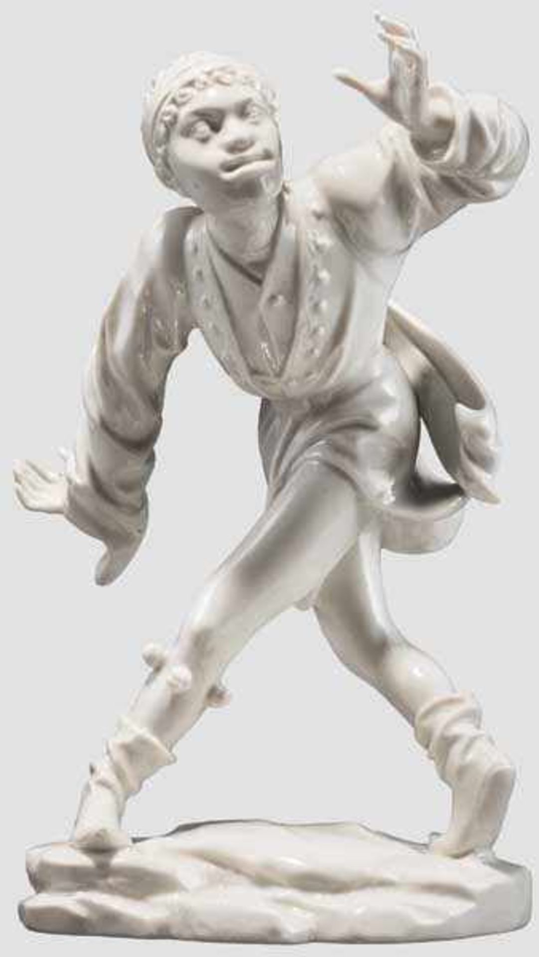Der Mohr Weiße, glasierte Porzellanfigur aus der Serie der Moriskentänzer. Im Boden gepresste
