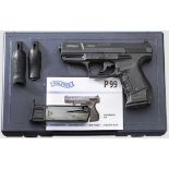 Walther P 990, Musterwaffe Kanada, im Koffer Kal. 9 mm Luger, Nr. 054779. Nummerngleich. Blanker