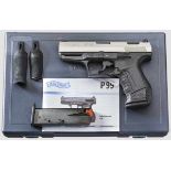 Walther P 99 AS, Bicolor, im Koffer Kal. .40 S & W, Nr. 412631. Nummerngleich. Blanker Lauf.