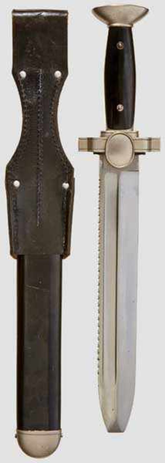 A Model 1938 Hewer for NCO Ranks of the German Red Cross Polished saw-backed hewer blade stamped { - Bild 2 aus 2