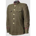 Uniformrock für Generäle, um 1943 Uniformrock aus grünem Tuch mit lila Vorstößen, vergoldete