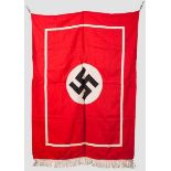 Podiumsbehang für Parteiveranstaltungen Rotes Fahnentuch mit mittig aufgenähtem Hakenkreuzfeld und