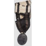 Kriegsdenkmünze 1815 für Nichtkämpfer In ovalem Eisenguss gefertigte Medaille, mit der Jahreszahl {