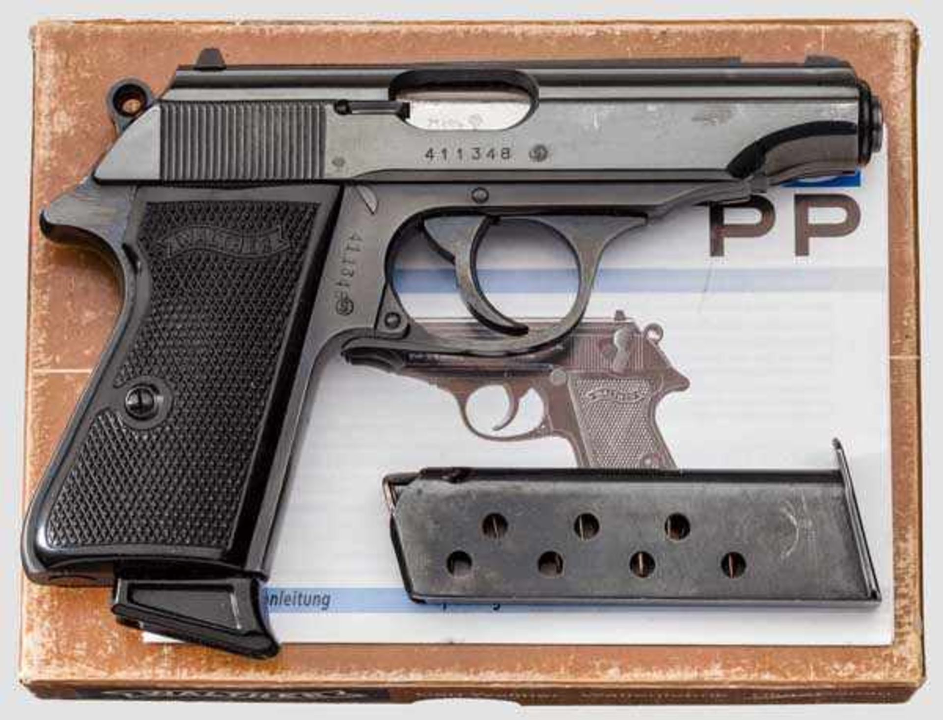 Walther PP, Ulm, Polizei Saarland, im Karton Kal. 7,65 mm, Nr. 411348. Nummerngleich. Blanker