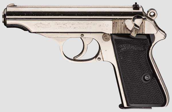 Walther PP, ZM, vernickelt Kal. 7,65 mm, Nr. 99582P. Blanker Lauf. Achtschüssig. Beschuss Krone/N.