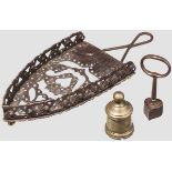 Gewicht, Ausstechform, Bügeleisen-Ablage, überwiegend um 1800 Das bronzene Gewicht mit