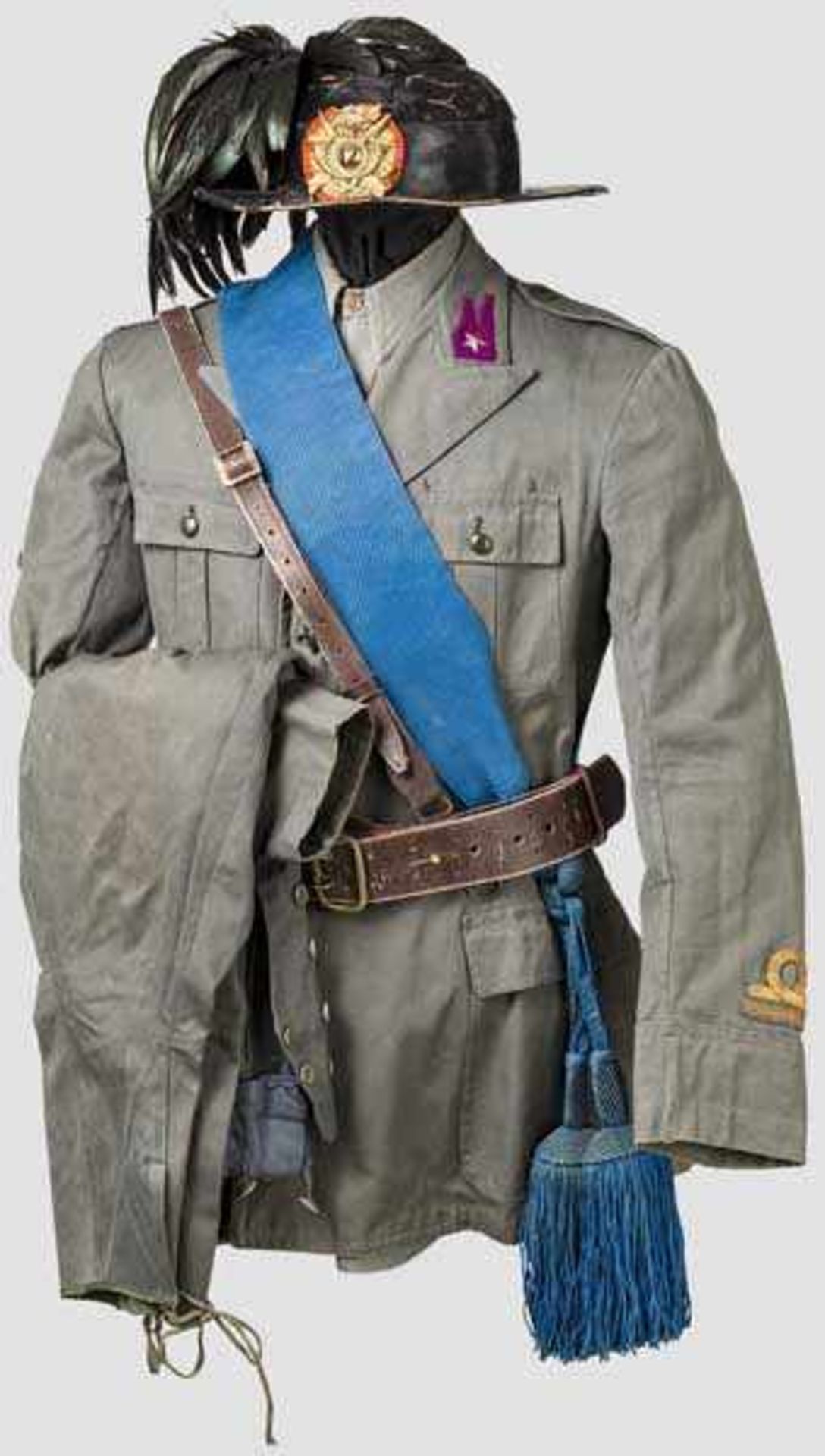 Uniform für einen Leutnant der Bersaglieri im Zweiten Weltkrieg Breitkrempiger Hut mit Mohairfilz (