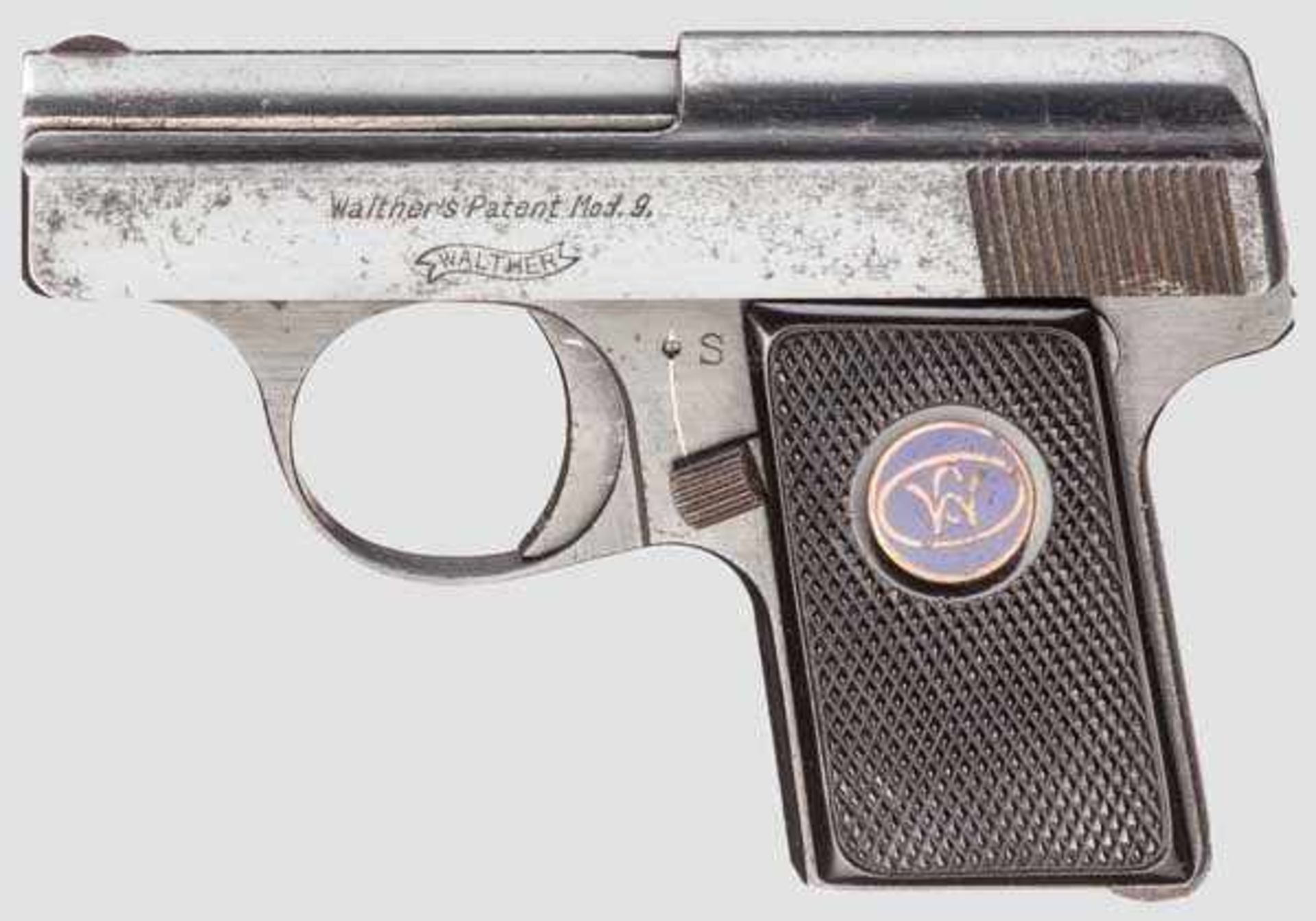 Walther Mod. 9, 2. Ausführung, mit Täschchen Kal. 6,35 mm, Nr. 446029. Blanker Lauf.