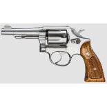 Smith & Wesson Mod. 64 stainless Kal. .38Spl, Nr. D427860. Akt. Beschuss. Fast blanker Lauf, Länge