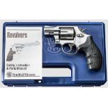 Smith & Wesson Mod. 64-6, {The .38 M & P Stainless{, im Koffer Kal. .38 Spl., Nr. CDP2990. Blanker