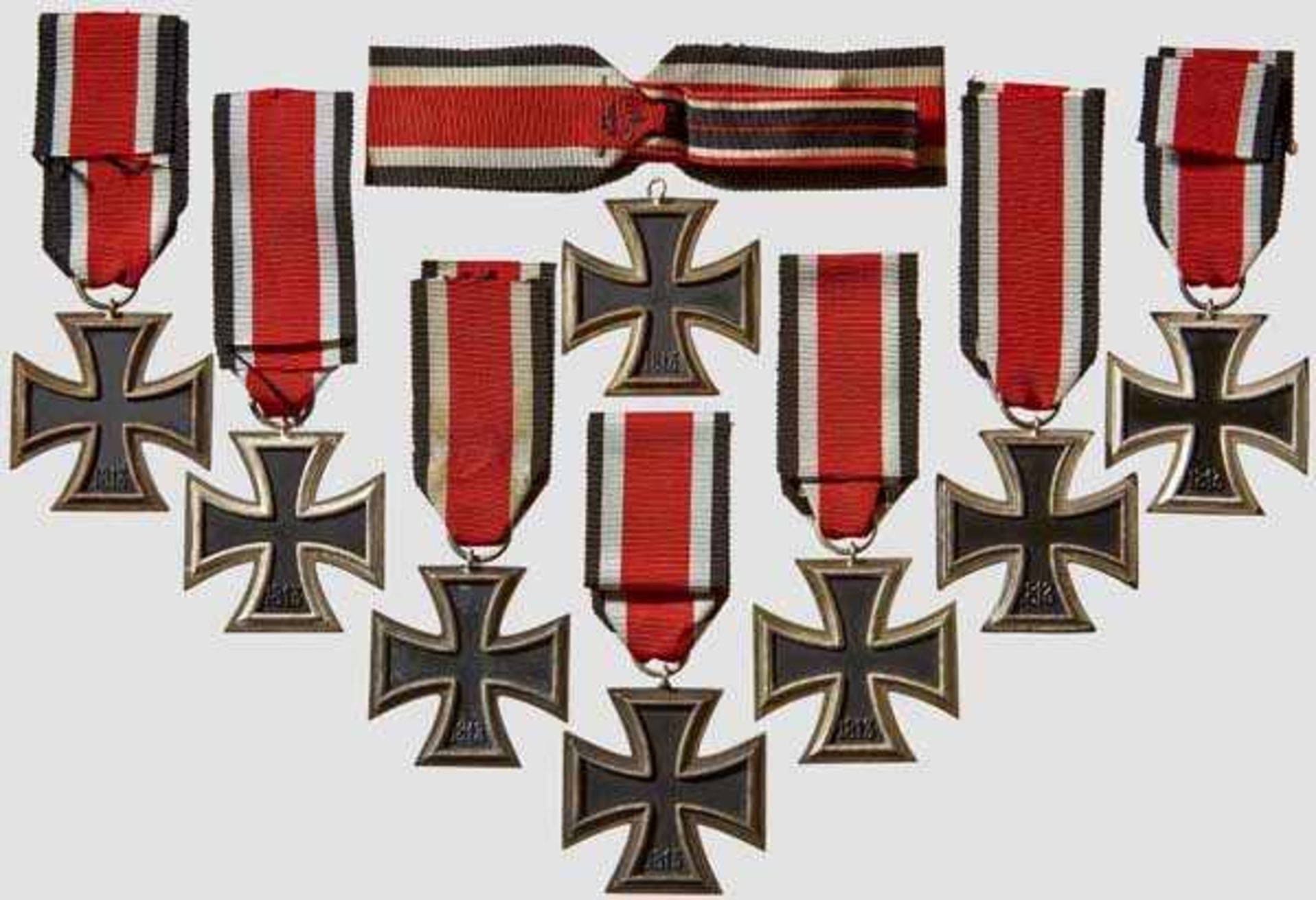 A Collection of Iron Crosses 1939 II Class Eight examples, each with black lacquered magnetic core - Bild 2 aus 2