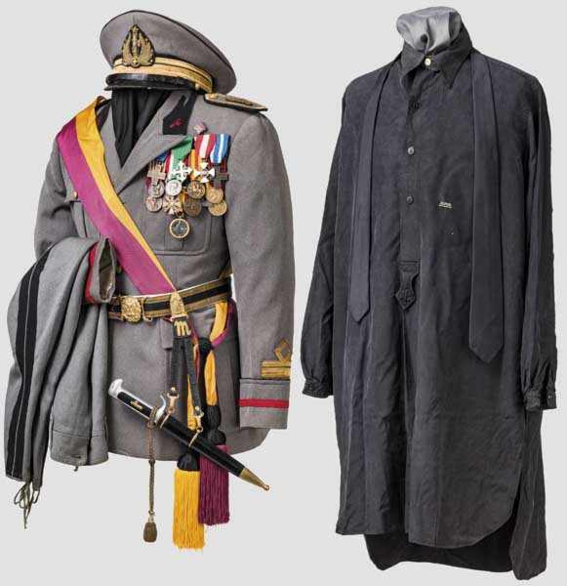 Uniform eines Majors der faschistischen Miliz MVSN Schirmmütze aus grauem Filz, schwarzes Besatzband