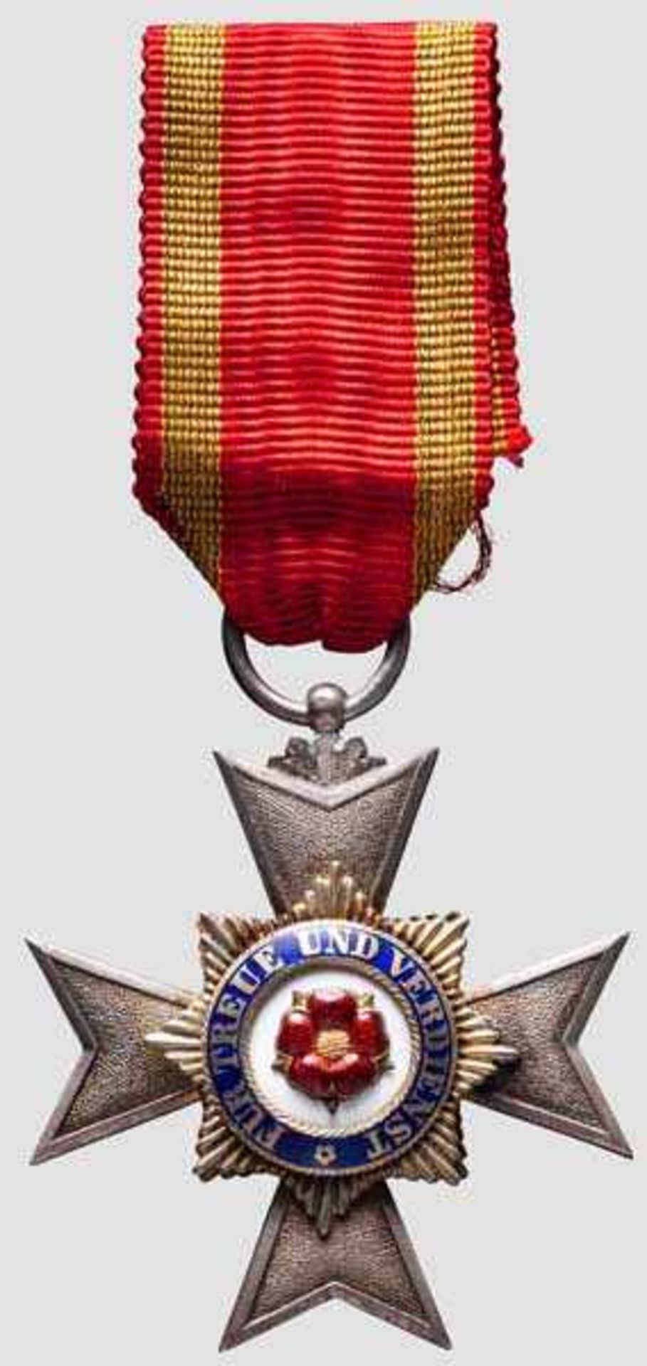 Hausorden des Ehrenkreuzes - Kreuz 4.Klasse, 1. Abteilung Ordenskreuz aus Silber, die Medaillons