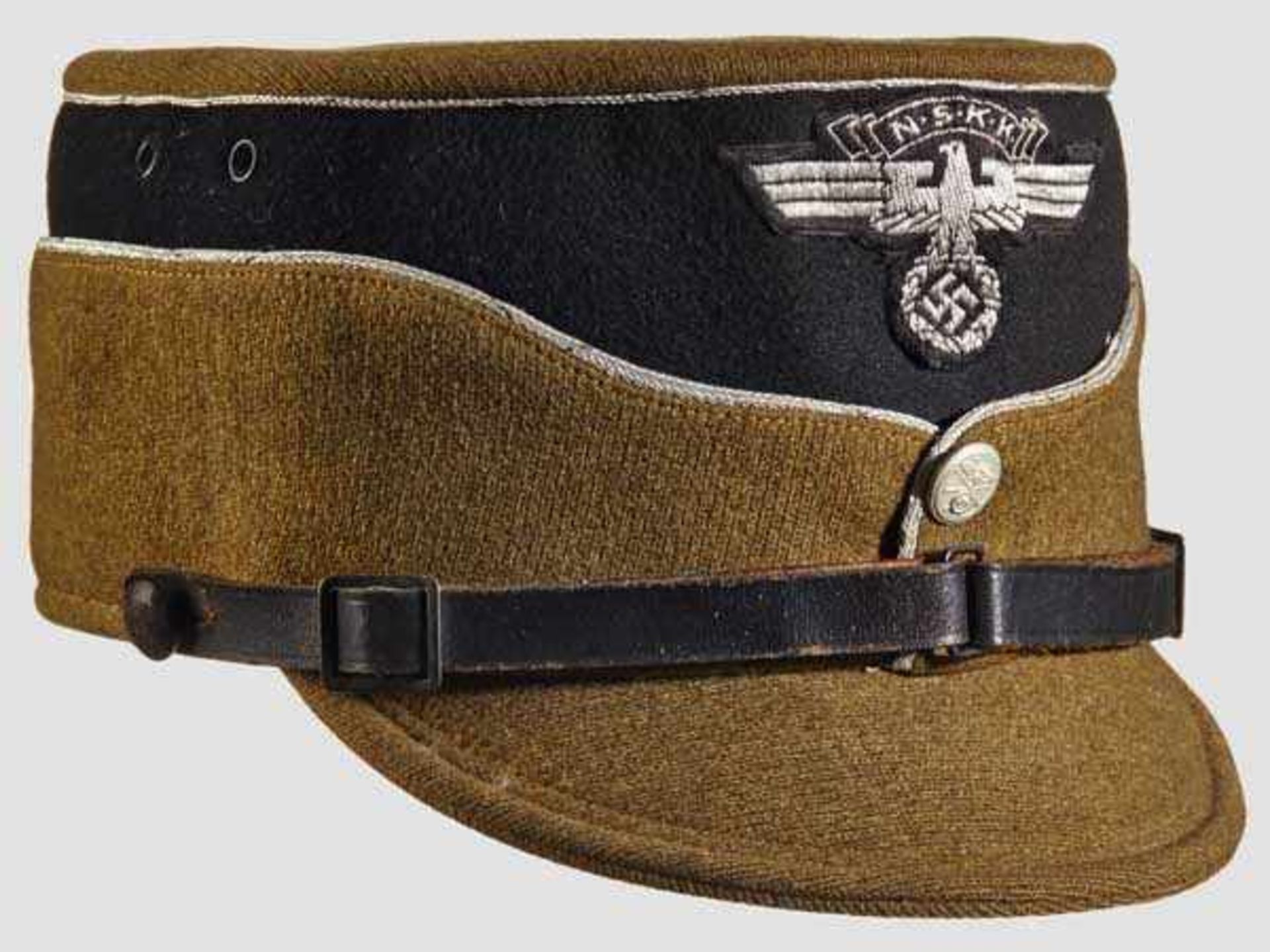 A Kepi for an NSKK Leader Olive brown gabardine body and visor, black wool band, silver wire piping, - Bild 3 aus 7