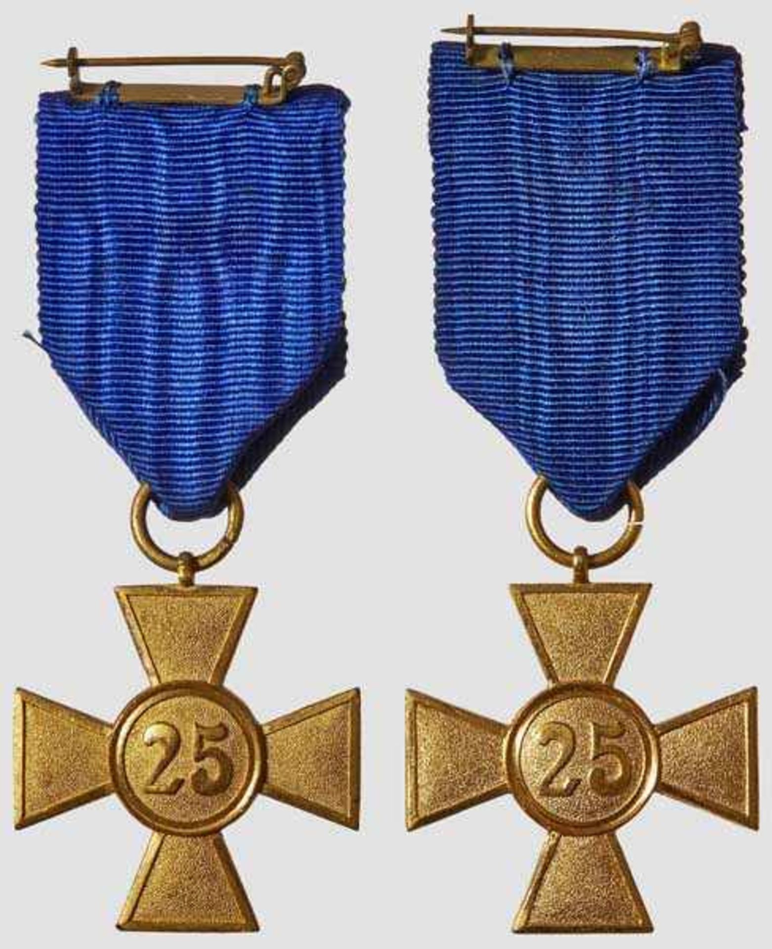 Two 40-year Wehrmacht Service Crosses 1st Class 25-Year Wehrmacht Long Service Medals constructed of - Bild 2 aus 2