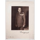 Wilhelm Reinhard - Foto des Pour le Mérite-Trägers mit Unterschrift Foto W. Reinhards mit angelegtem