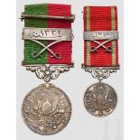 Silberne Imtiaz-Medaille und Liakat-Medaille Jeweils Silber, Trageband an ornamentaler
