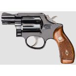 Revolver Smith & Wesson Mod. 12, "The .38 M & P Airweight", mit Tasche, Luftwaffe Kal. .38 Spl., Nr.