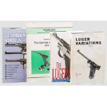 Vier Bücher: 3 x Luger und 1 x German Handguns 1 x John Walter "The Luger Story" von 1995, über