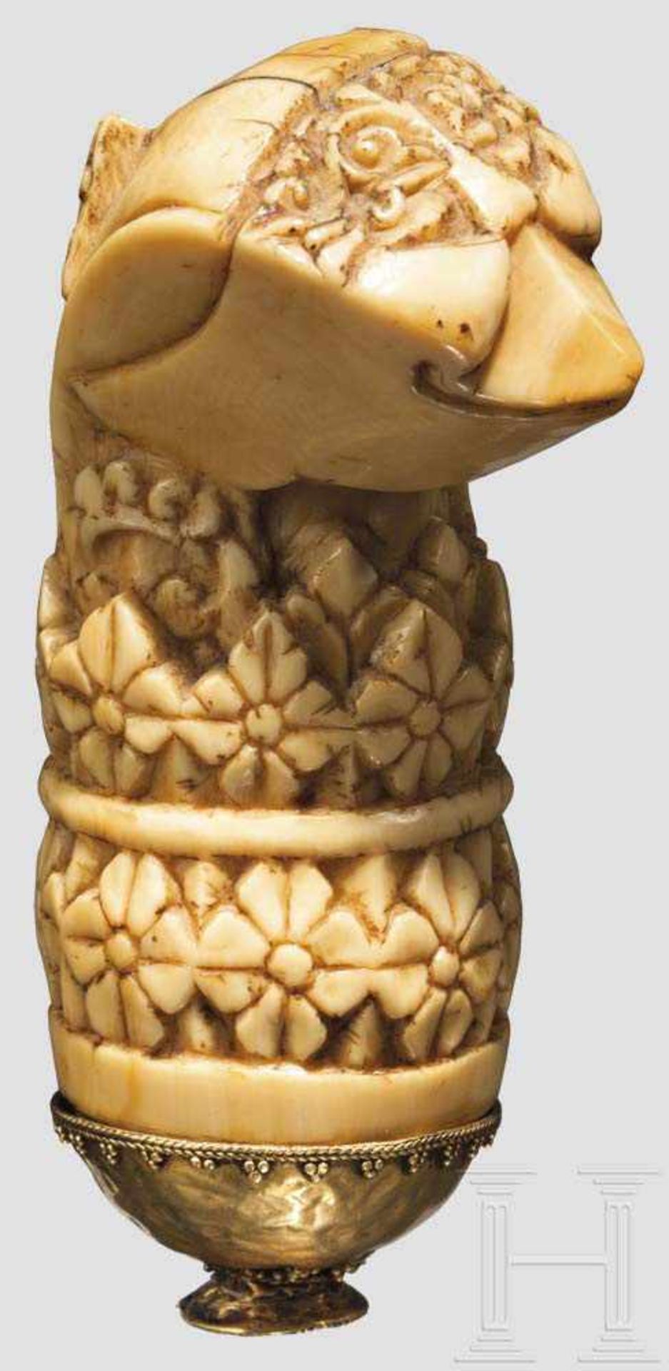 Krisgriff aus Elfenbein mit goldenem Selut, Nord- Sumatra, 19. Jhdt. Umlaufend floral und