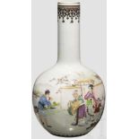 Hochwertige Famille Rosè Vase, China, Republikzeit Bauchige Vase mit schlankem Hals aus weißem