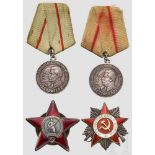 Sechs sowjetische Auszeichnungen und vier Kleinabzeichen, Sowjetunion, ab 1943 Zwei Medaillen "