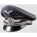 Schirmmütze für Offiziere, Erel, Berlin Luftwaffenblaues Tuch mit schwarzem Mohairbesatzstreifen und