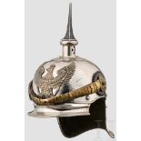 Helm für Offiziere des Regiments Königs-Jäger zu Pferde Nr. 1, um 1910 Vernickelte Eisenglocke mit