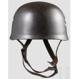 Stahlhelm M 38 für Fallschirmjäger Glocke mit feldgrauer Lackierung, unleserliche