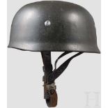 Stahlhelm M 38 für Fallschirmjäger Glocke mit luftwaffenblauer, leicht rauer Originallackierung