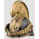 Helm für Offiziere der Dragoner, um 1900 Schwarz nachlackierter Metallkorpus (ausgebessert) mit in