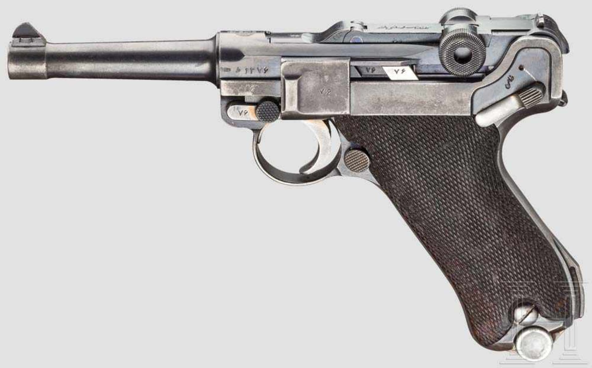 Parabellum Mauser 1935/36 Kal. 9 mm Luger, Nr. 1379 in Farsi. Nummerngleich inkl. Schlagbolzen.